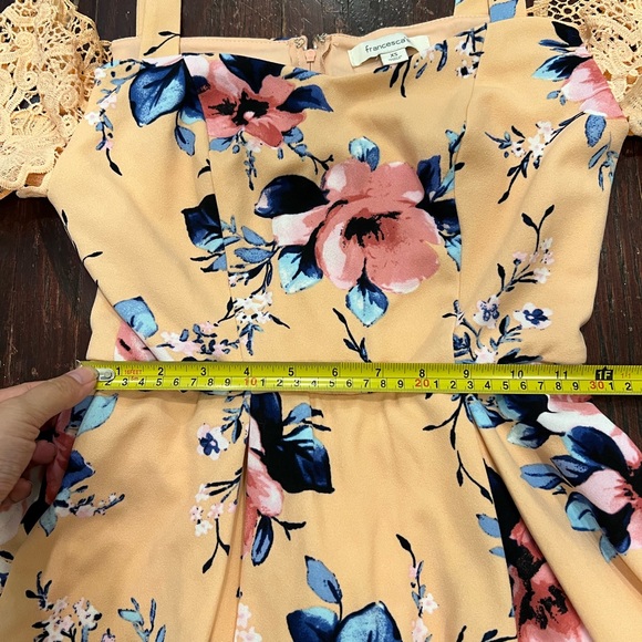 Floral dress with lace off-shoulder detail - Picture 8 of 9